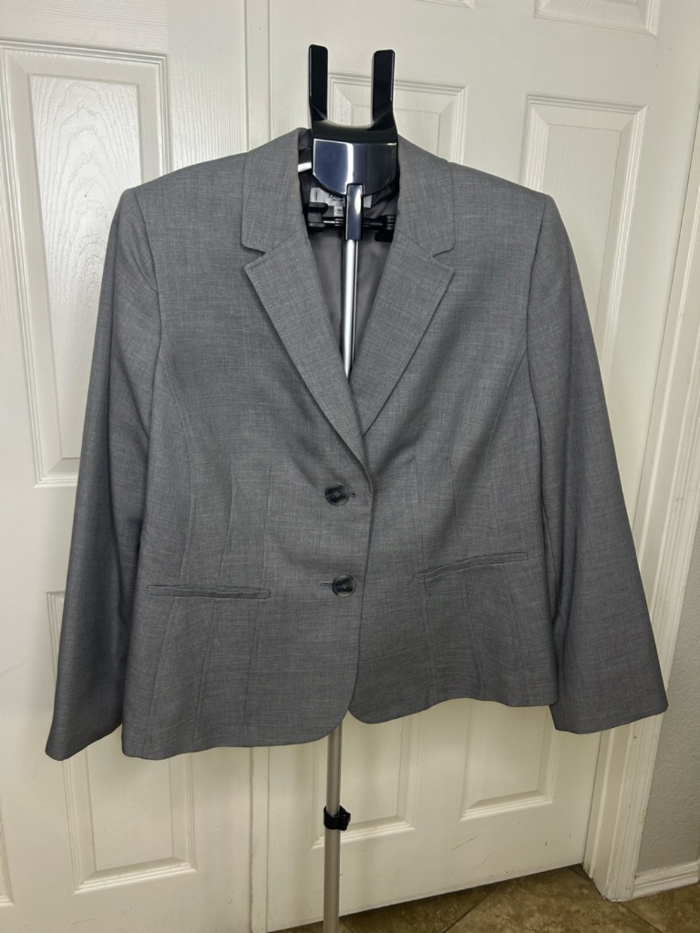 Jones Studio Gray Two-Button Tailored Blazer